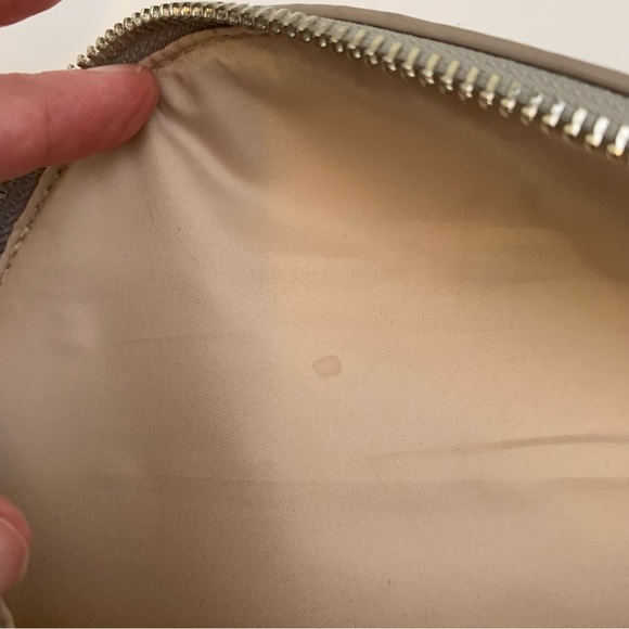 Crocodile-patterned Belt Bag - Picture 10 of 10